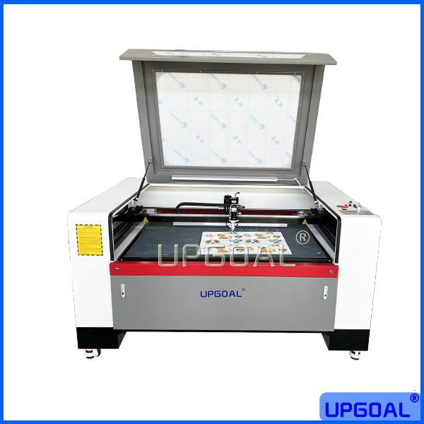 Batch Precision Fabric Embroidery logo Co2 Laser Cutting Machine with CCD Camera