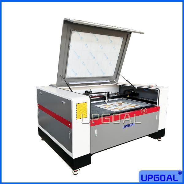 Batch Precision Fabric Embroidery logo Co2 Laser Cutting Machine with CCD Camera 2