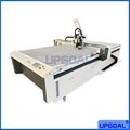he ultra-high frequency 400W vibration knife cutting technology eliminates the irregularities of manual cutting, the limitation of the accuracy of the punching machine, and the scorching odor of the laser cutting machine. High efficiency and fast speed make leather and PU cutting become artistic enjoyment.