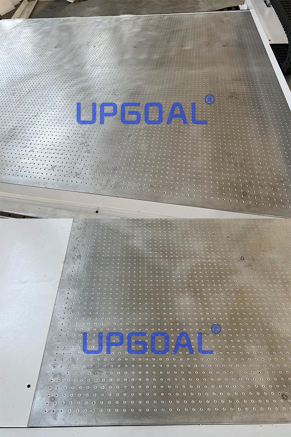  Whole cast aluminum vacuum table with imported felt, ensuring the machine stablity.