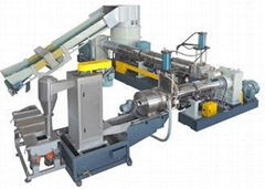 Granule extruder making plastic