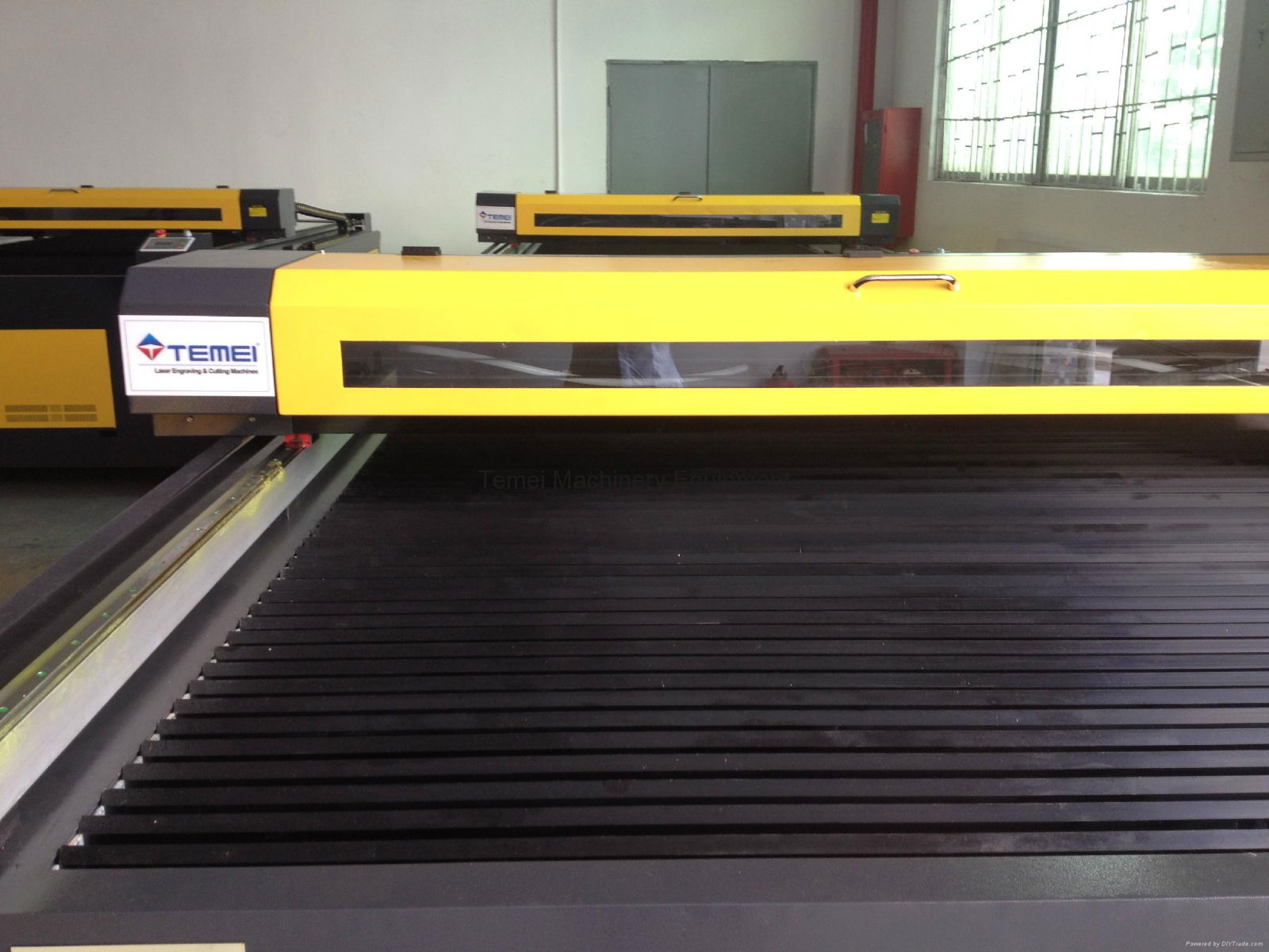 1500x3000mm large format laser cutting machine for cutting acrylic TM