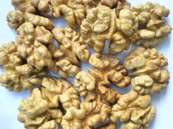 organic walnut kernel