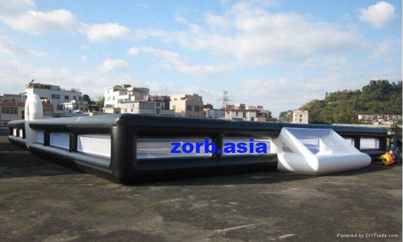 Inflatable football pitch with air pump 2