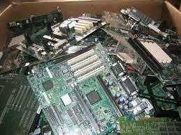 MOTHER BOARD SCRAPS COMPUTER