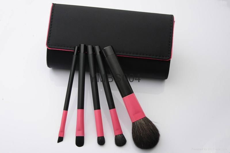 5 pieces makeup brush set with a cloth bag
