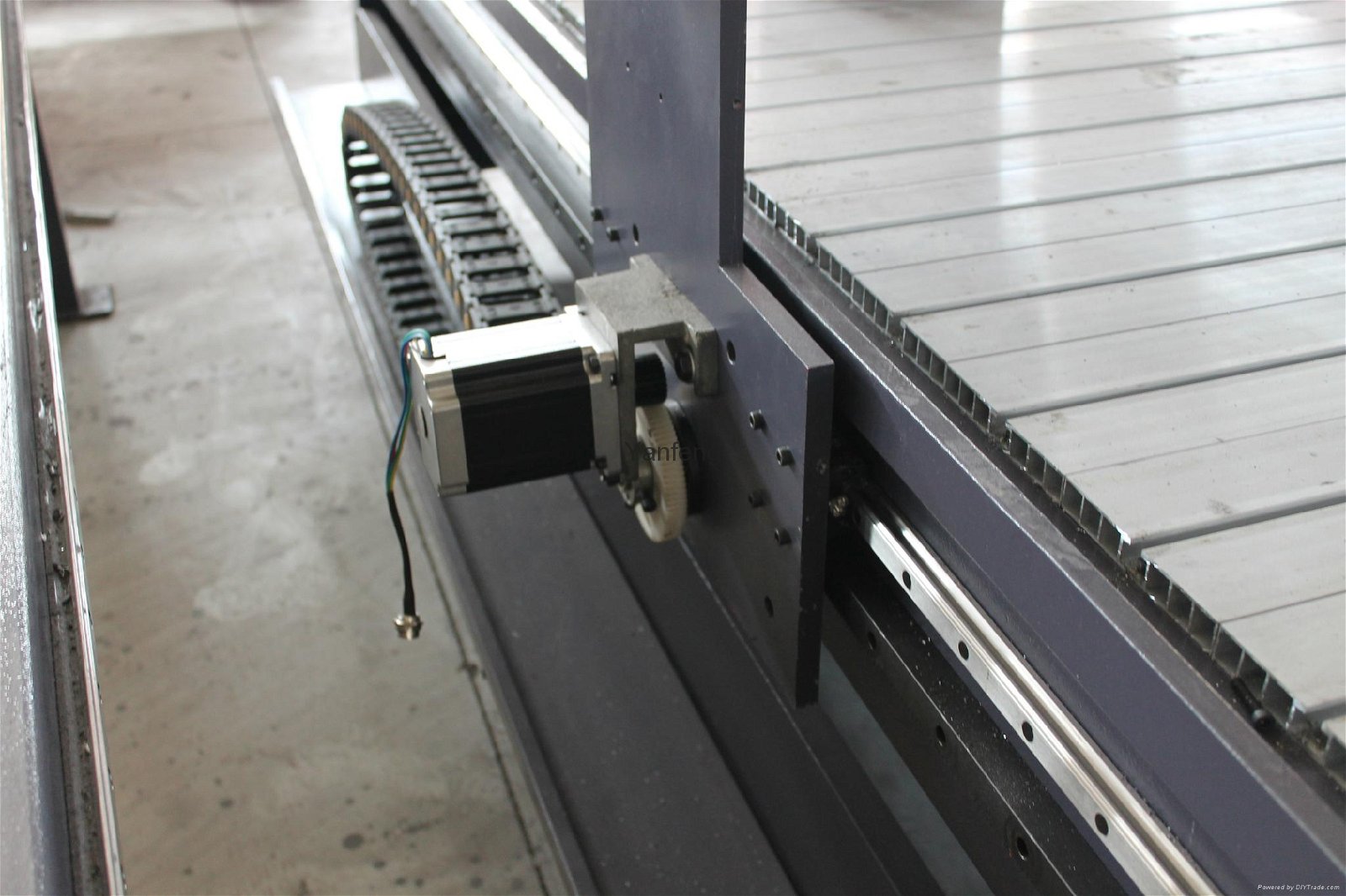 mini 1300*1300mm cnc wood cutting and engraving machine 3