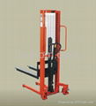 Hydraulic Stacker 1