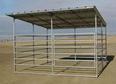 Horse panel shelters protect horses in all seasons