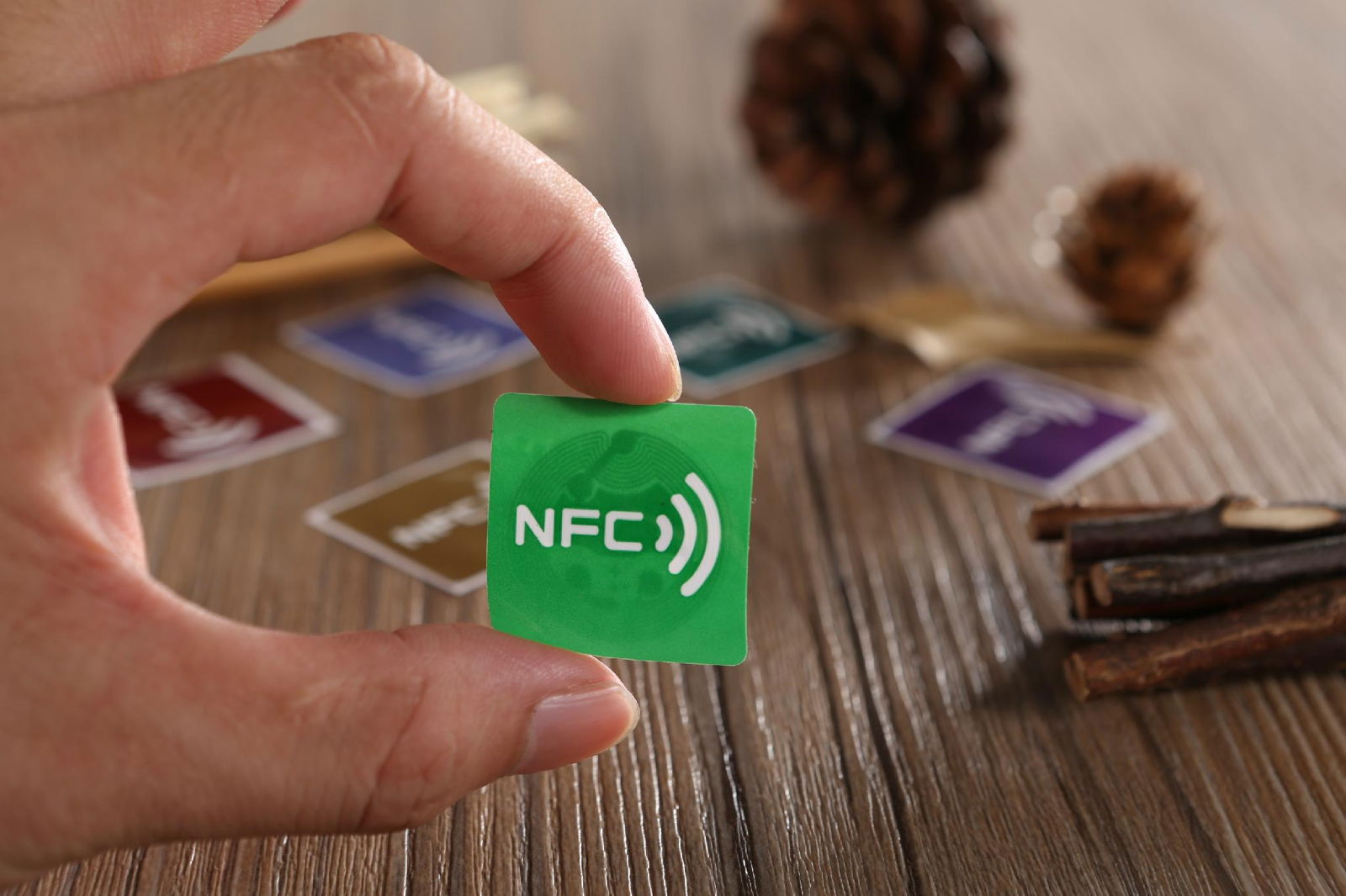 Метка для оплаты. NFC метка. NFC чип. NFC стикер. NFC чип наклейка.