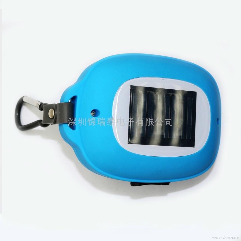 Solar Bluetooth speaker with FM Radio 3