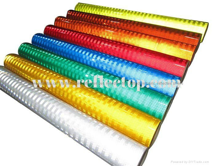 Prismatic reflective sheeting