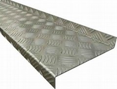 Non slip tread plate is both skid-proof and decorative
