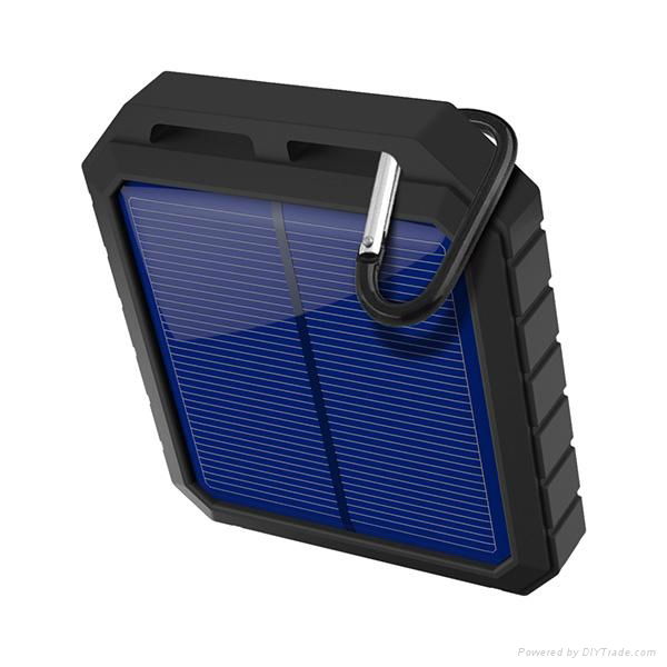 Rain-resistant Portable Solar Panel Power Bank 3