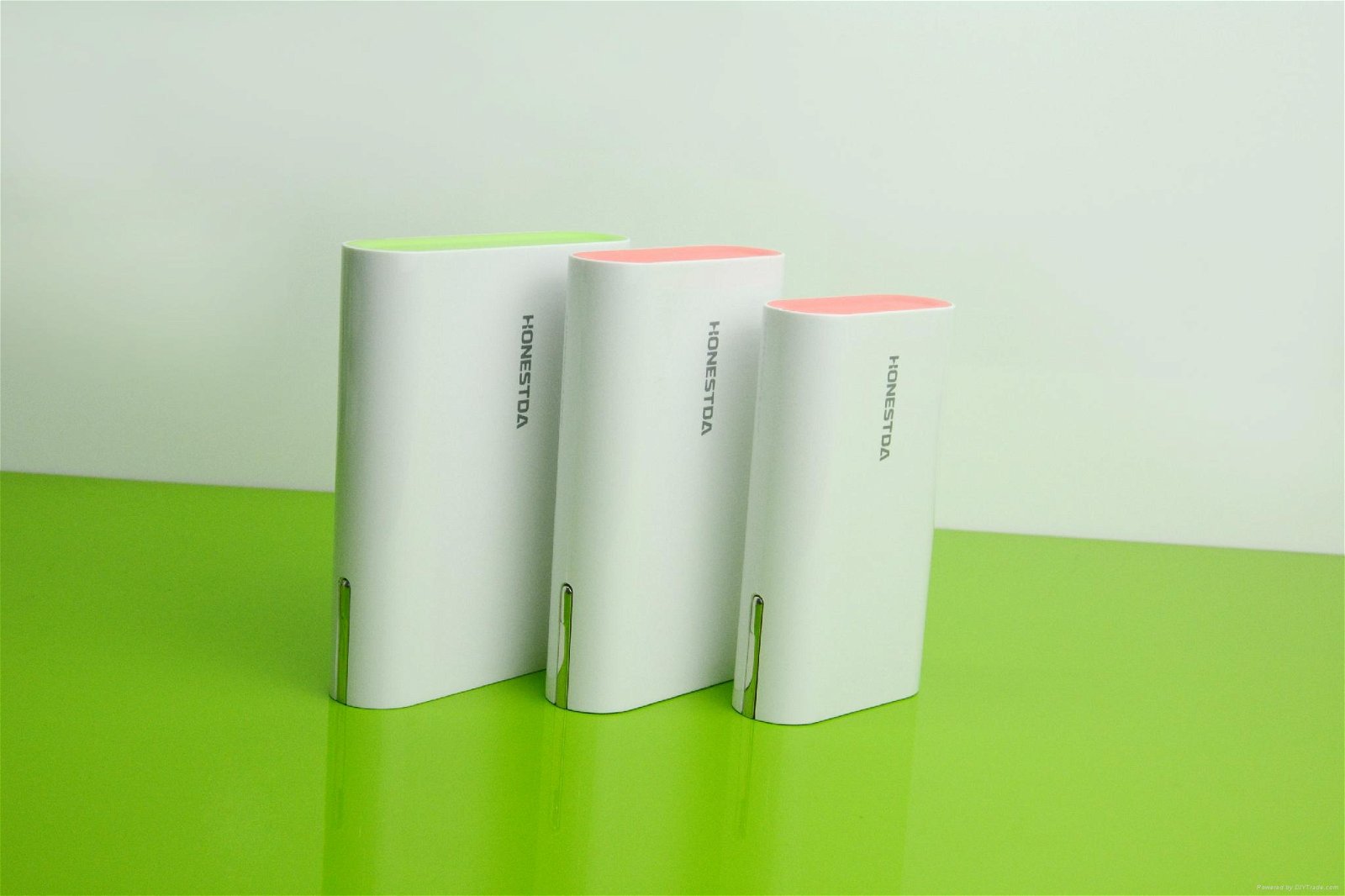 8000mAh Lithium Polymer Portable Mobile Power Bank for Mobile Phone 4