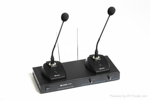 V2030-VHF 2x wireless microphones