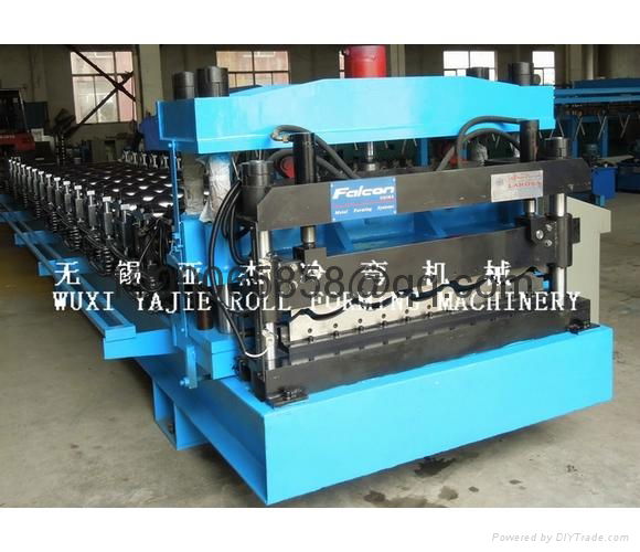 PU Sandwich Panel Roll Forming Machine 2