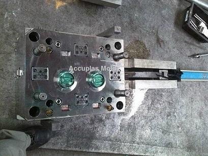 Unscrewing Plastic Injection Mold With Cylinder and Rack