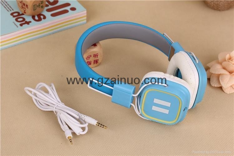 New design foldable unique earphones headphones with mic  3