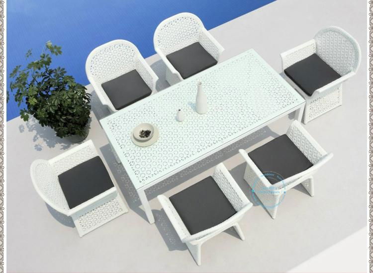 Luxury outdoor PE rattandining  table set 4