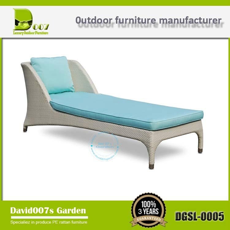 Outdoor rattan furniture set antique chaise lounge chair
