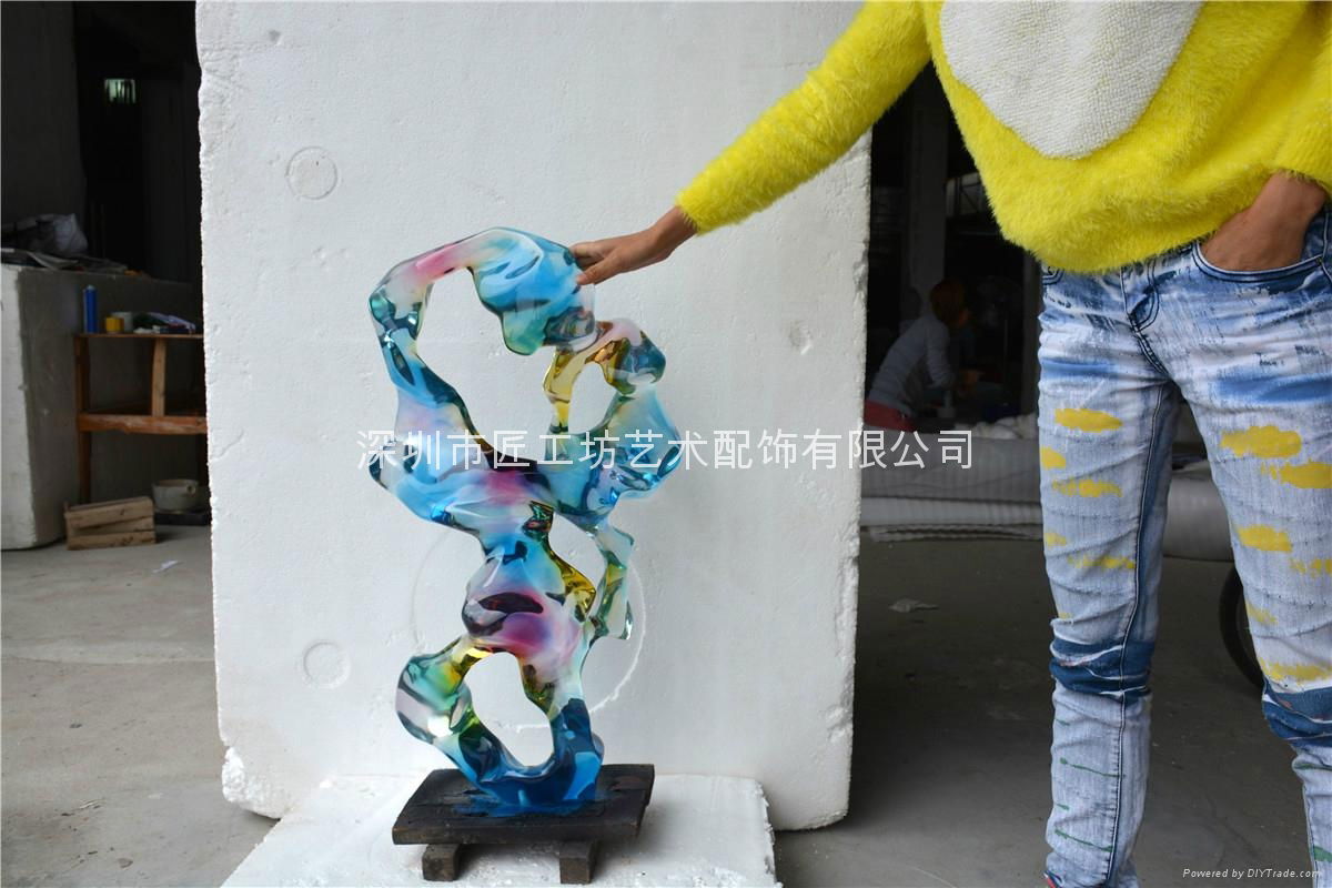 Transparent Taihu stone carving 5