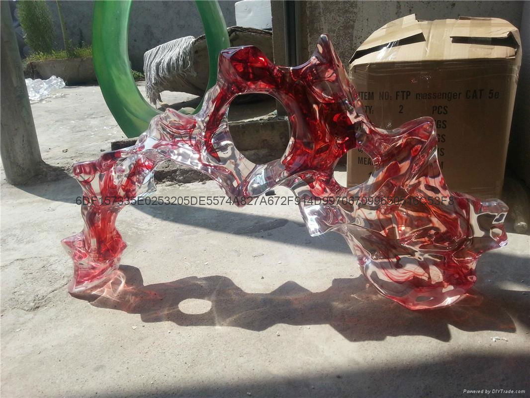 Boutique transparent sculpture 3