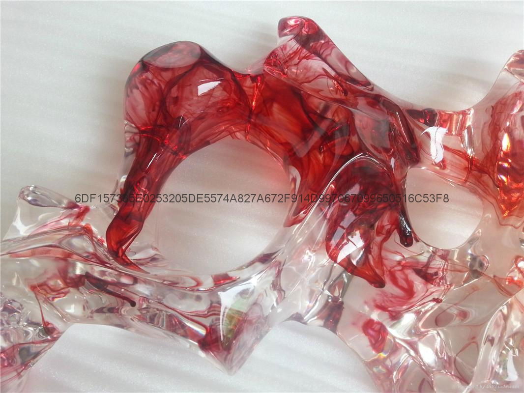 Boutique transparent sculpture 4