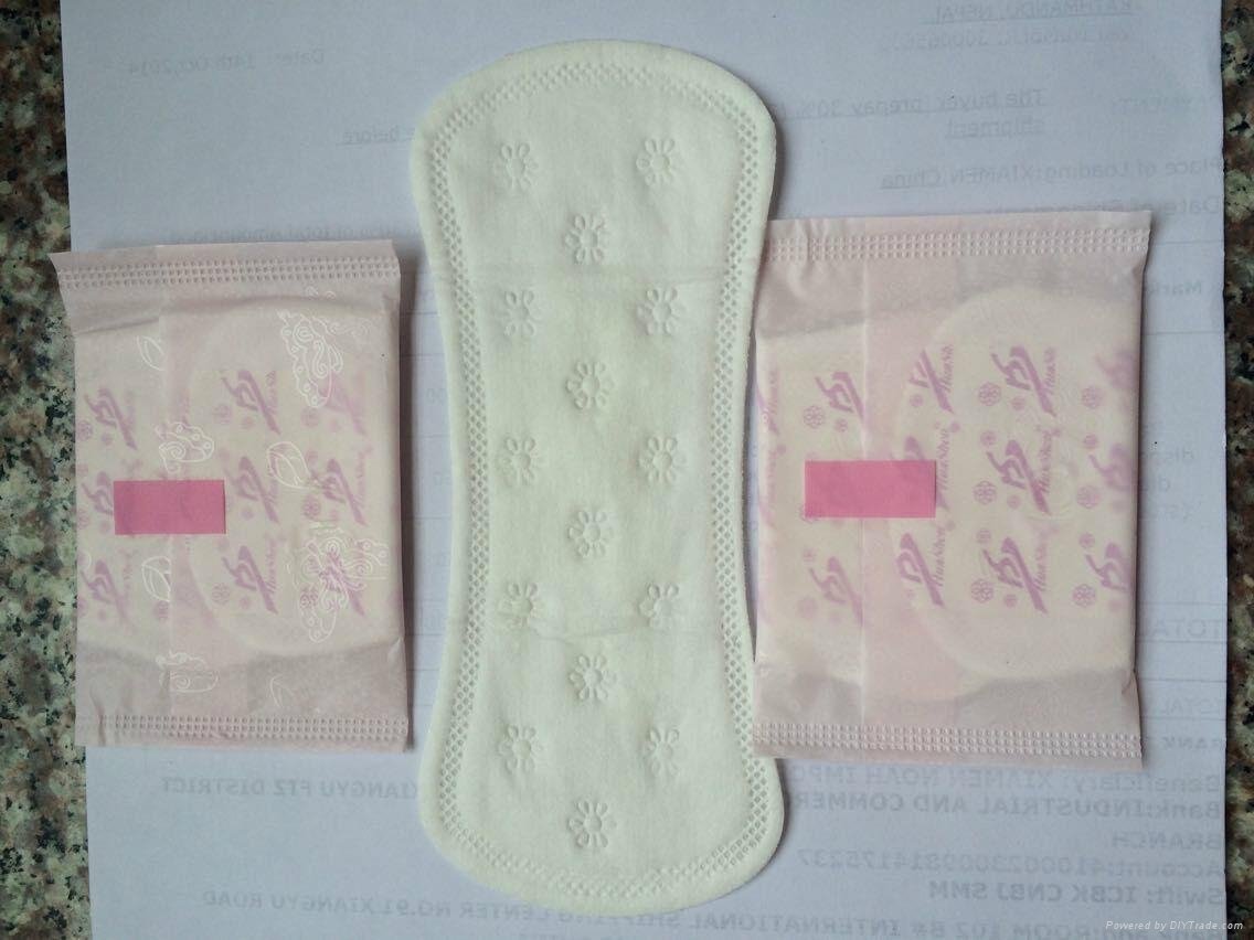 Disposable female herbal anion panty liners 4