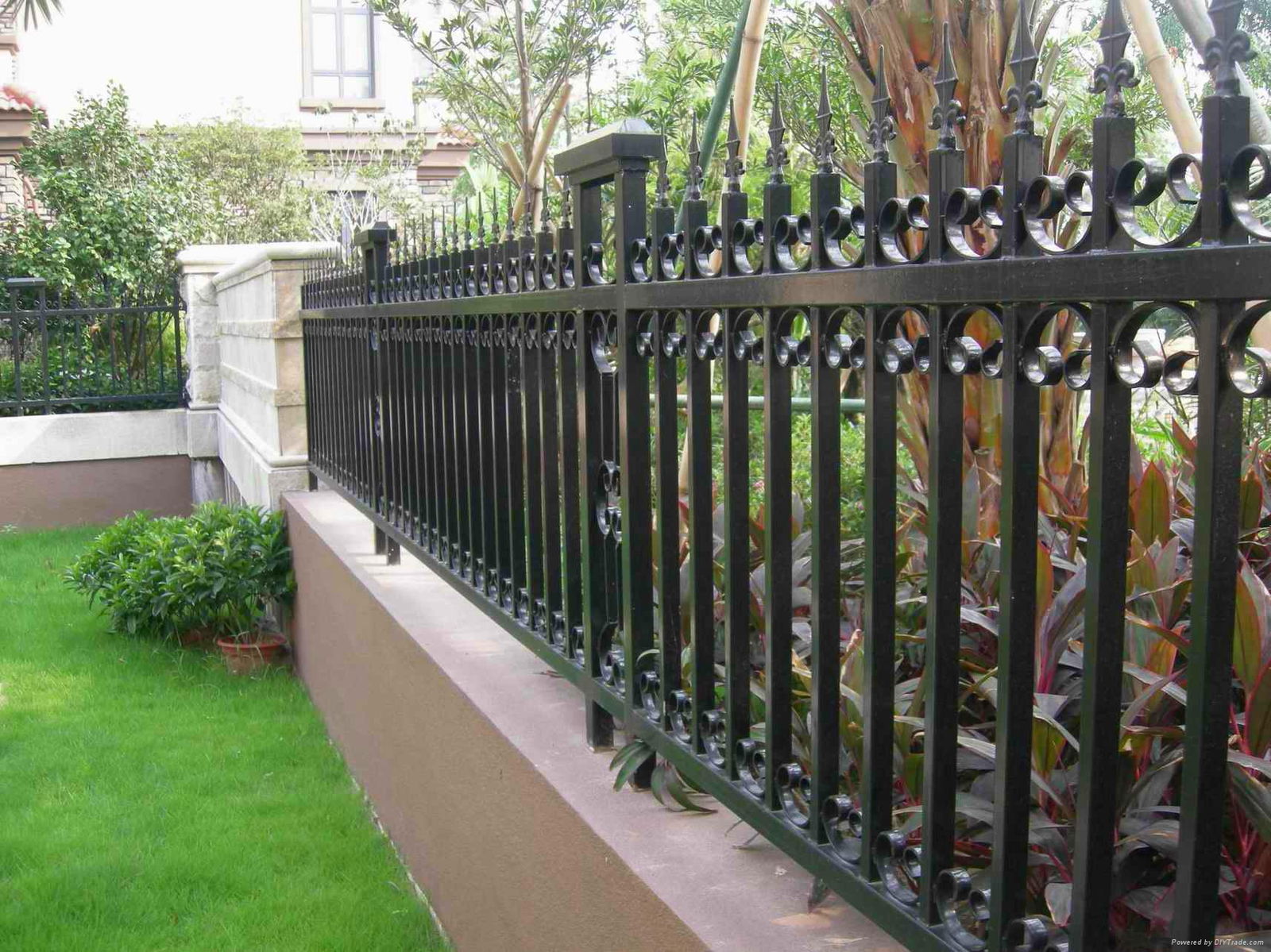 Galvanized Coated Decorative Garden Border Fence 4