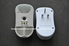 5 in 1 Digital Ultrasonic Technology Pest Repeller With Outlet And Led Light