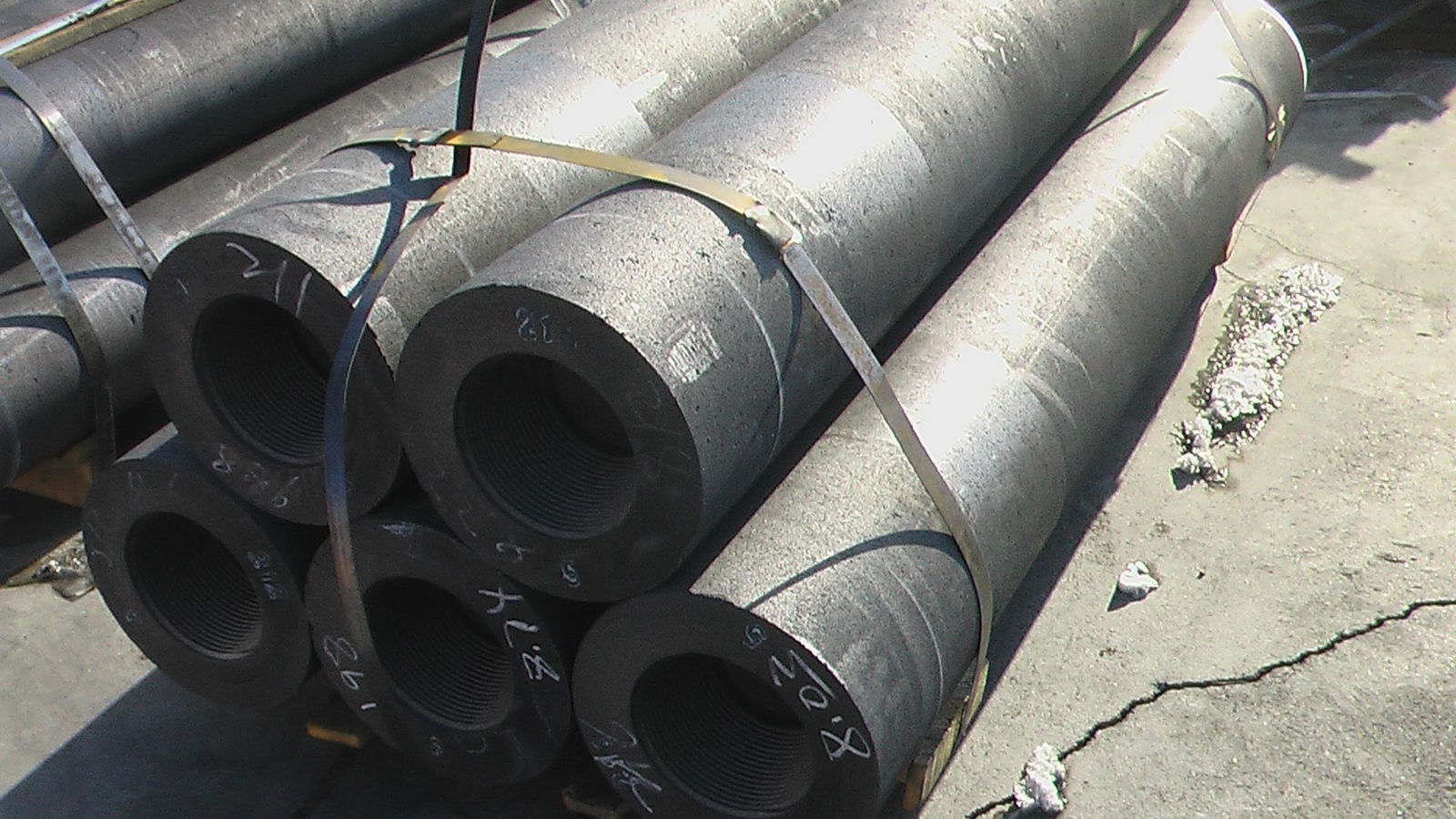 UHP Graphite Electrode 2