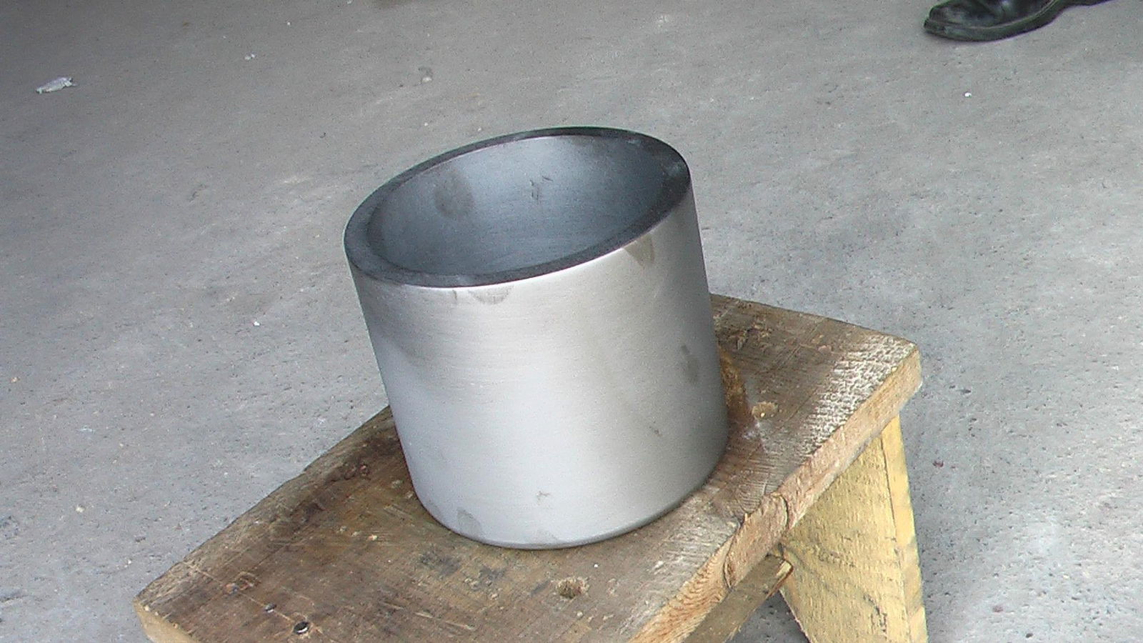 Silicon carbide-coated graphite product 5