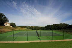 well-bouned tennis court flooring