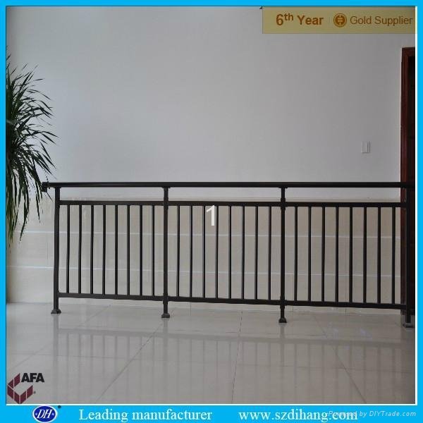 High Quality Wrought Iron Balcony Railling Designs