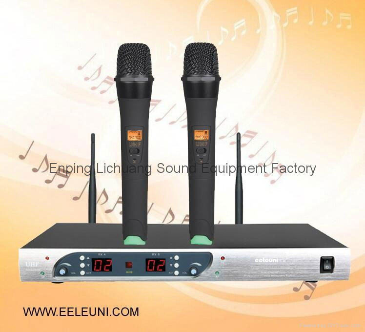 Unique Appearance LED UHF Duanl Channels Wireless Microphone 3