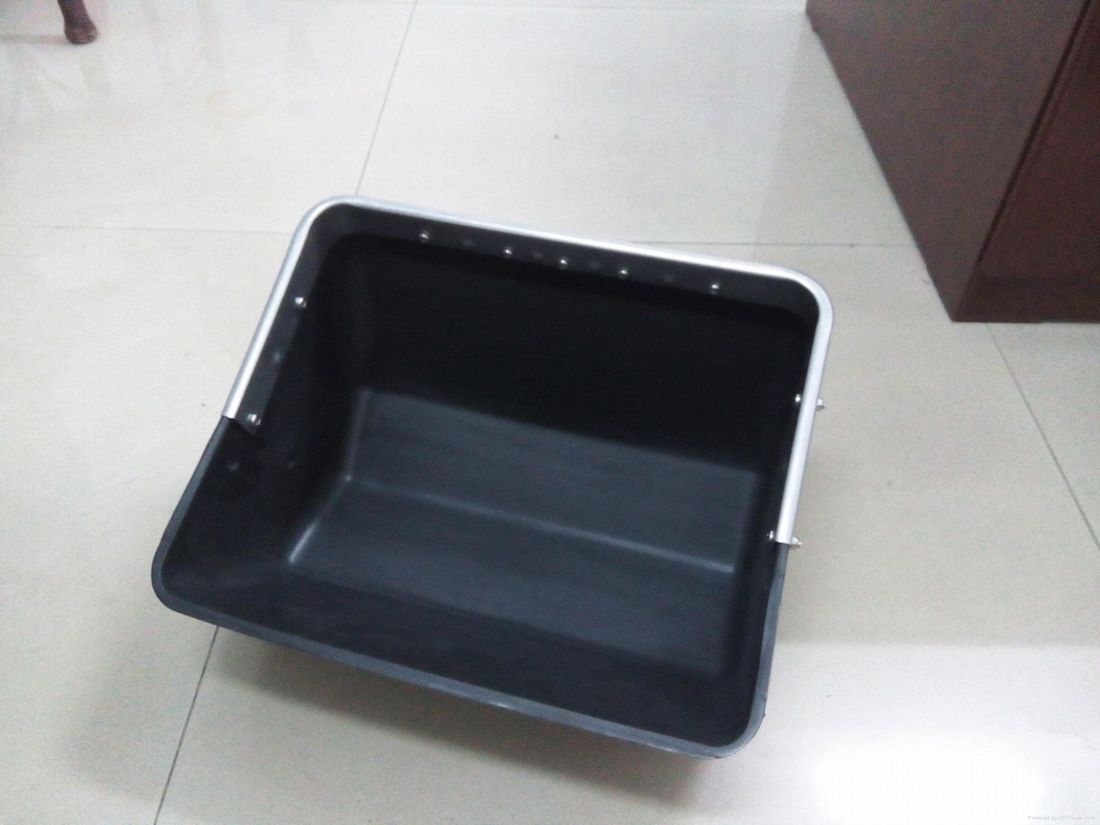 Plastic sow feeder 3