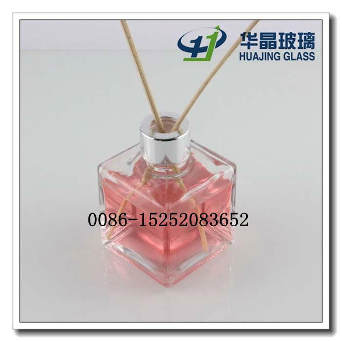 OEM manufacture designer perfume bottle glass aroma bottle with stick 2