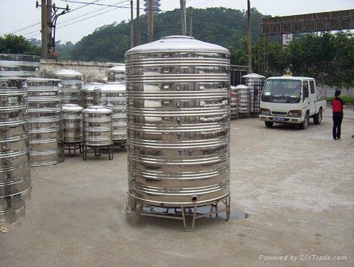 圓柱形不鏽鋼水箱 4