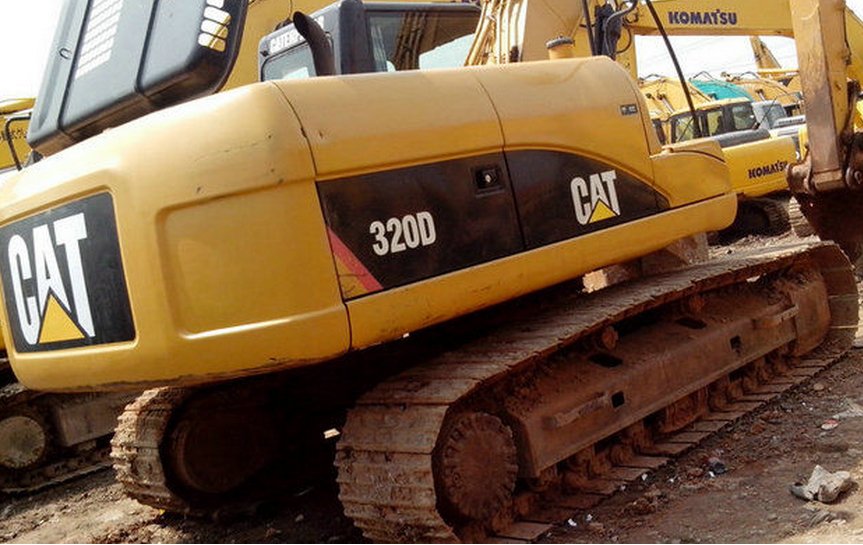 Used Crawler Excavators  Cat 320D  4