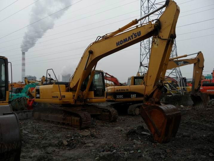 Used Komatsu PC200-8 Excavator 4