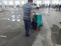 工厂地面保洁用电动手推式洗地机 2