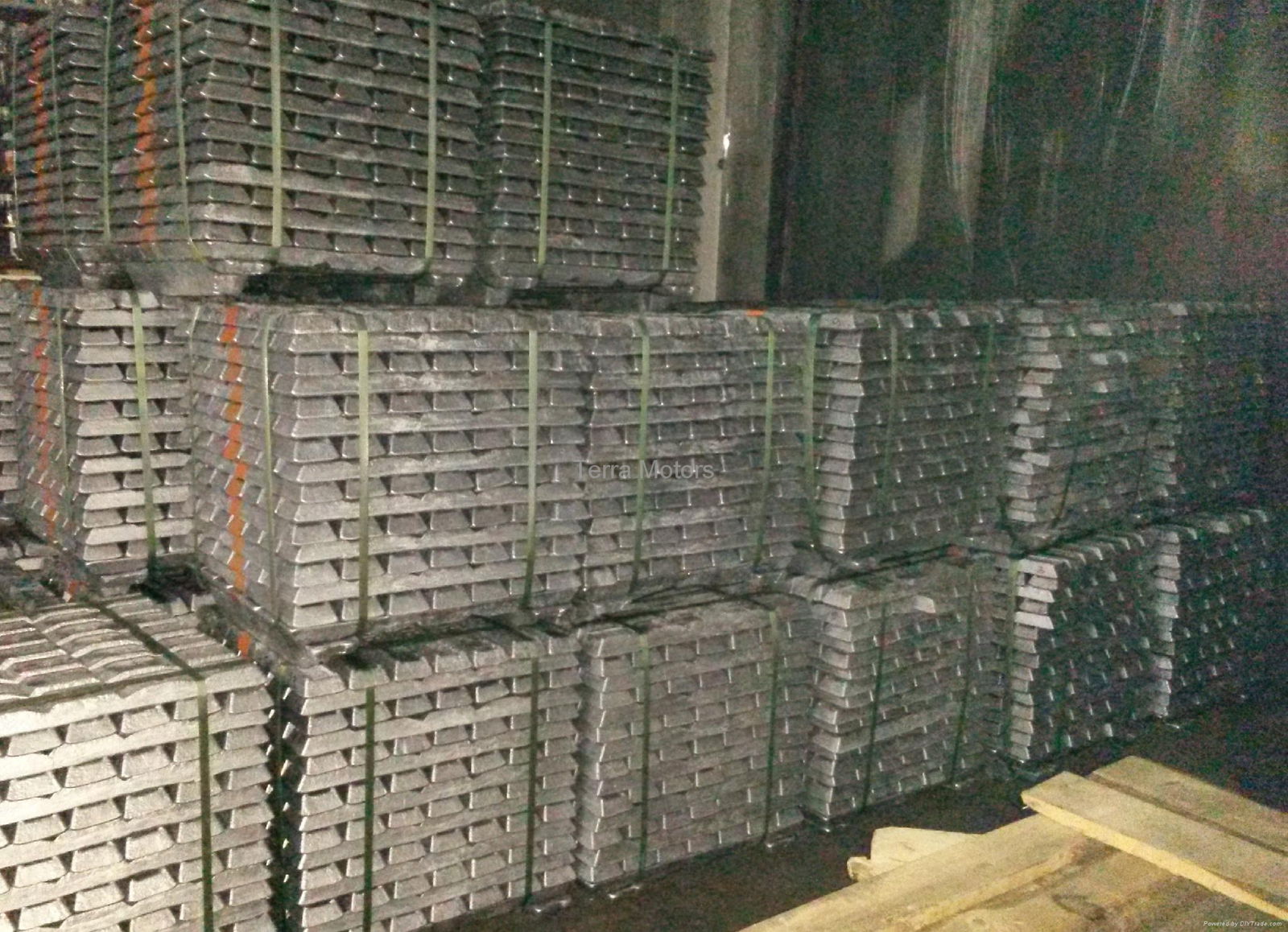 Aluminium ingots