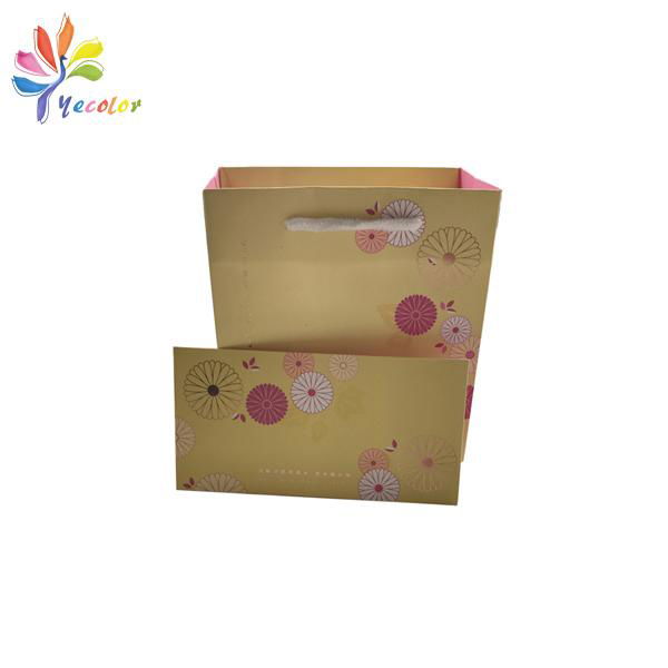 Customized paper bag for gift package  5