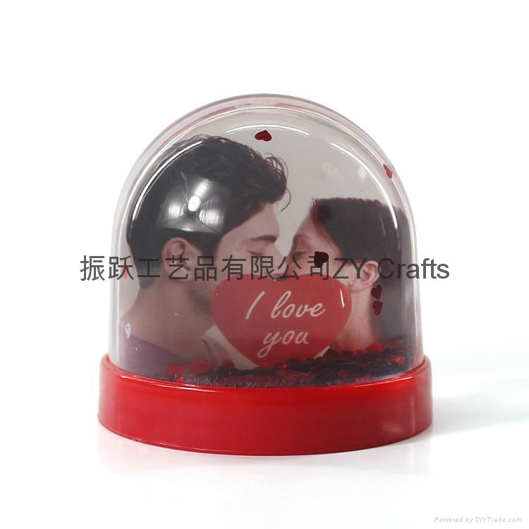 High Quality Plastic Snow Globe With Photo Insert 2