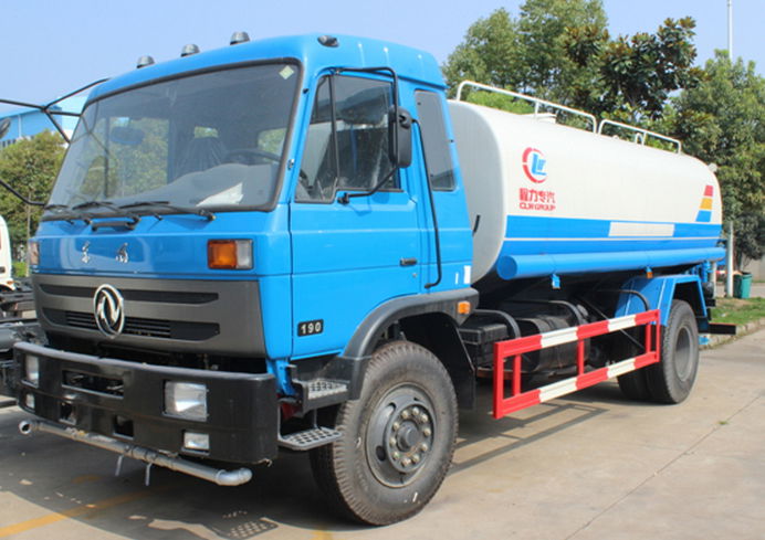 5000kg dongfeng water truck  5Ton water tank truck 4