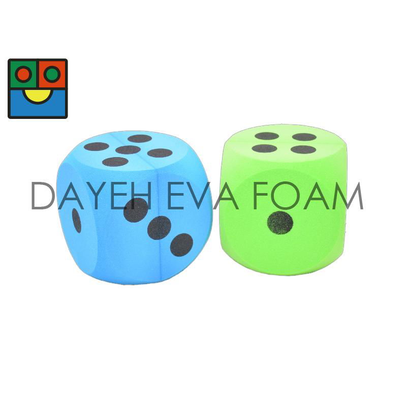 D7010DR Foam Dice 10cm