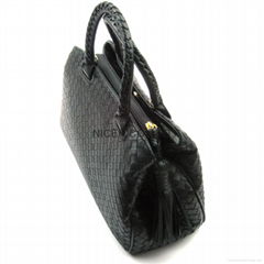 MEDIUM KNITTED PU HANDBAG