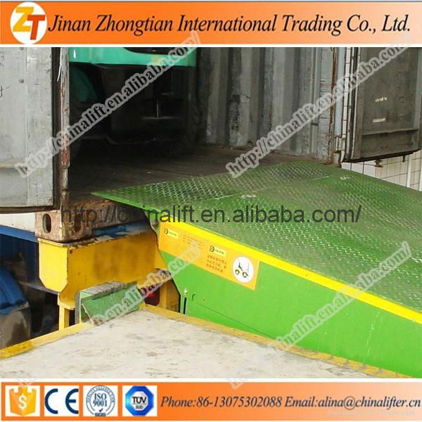 Container used hydraulic dock leveler with truck forklift 2