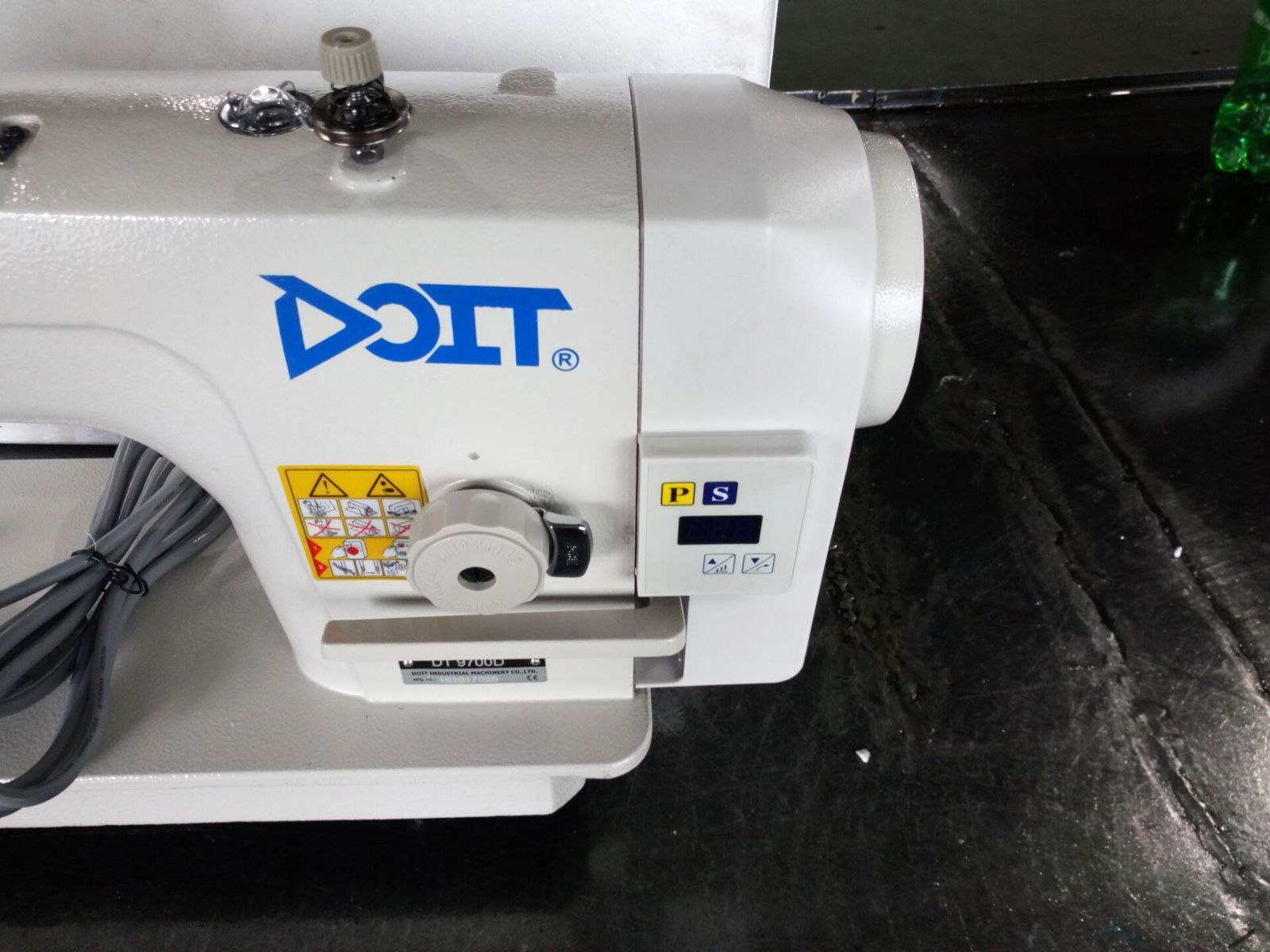 DT9700D DOIT direct drive computerized industrial lockstitch sewing machine 5